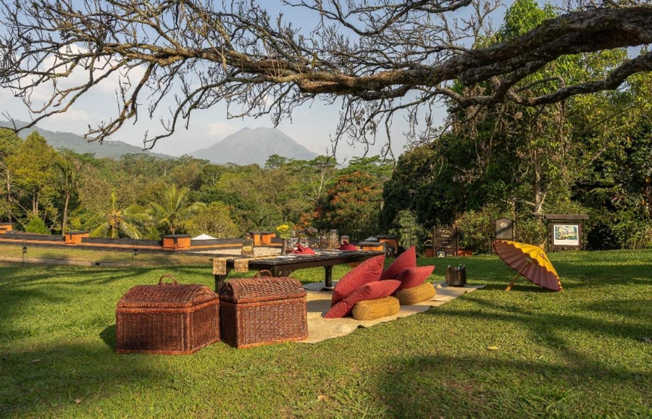 Mesastila Resort And Spa Магеланг Экстерьер фото