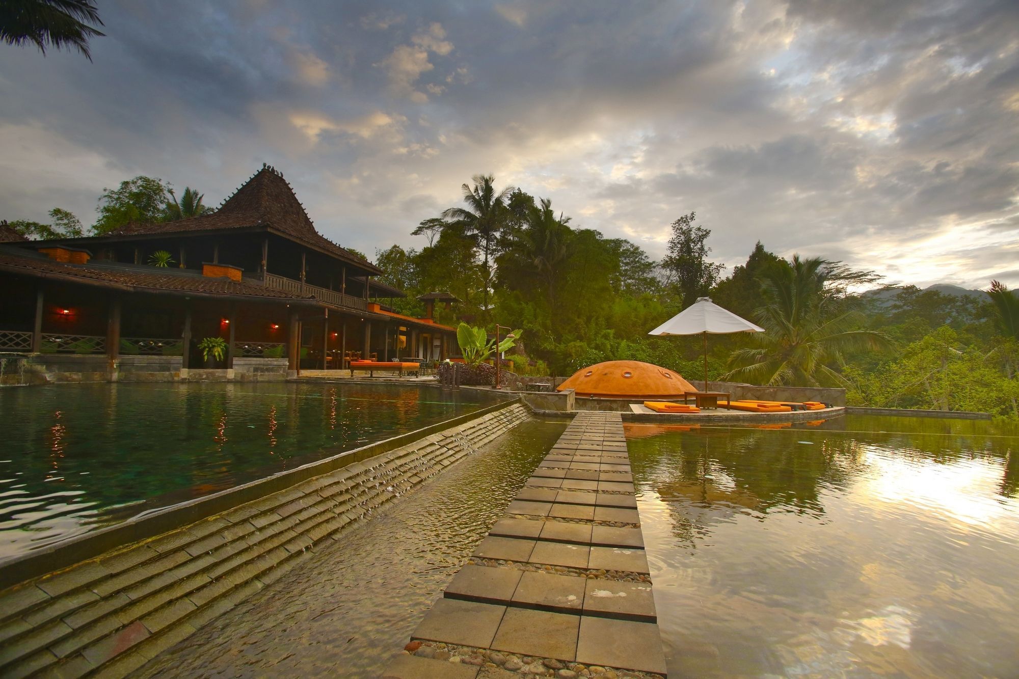 Mesastila Resort And Spa Магеланг Экстерьер фото