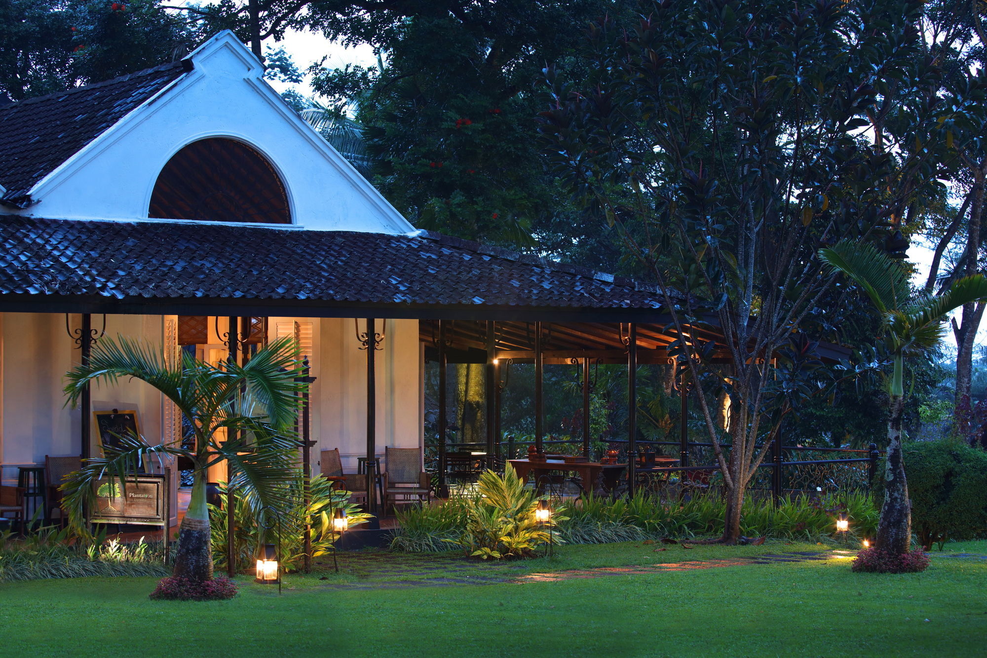 Mesastila Resort And Spa Магеланг Экстерьер фото